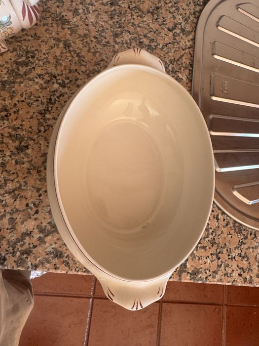 terrina de sopa ou travessa funda