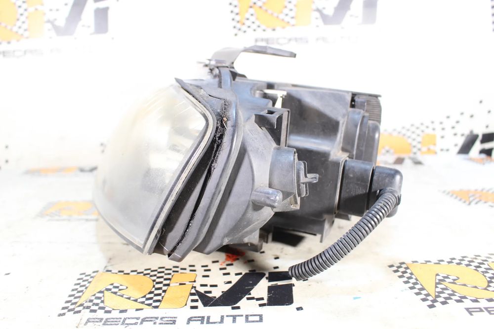 Ótica / farol esquerda AUDI A3 (8P1)