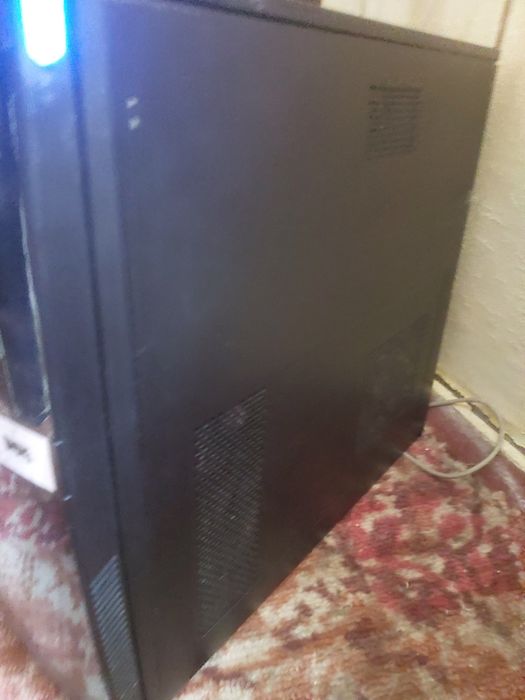 Продам компютор в рабочам состояние