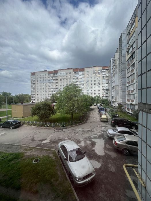 ВЕЛИКА 3кім.квартира 2поверх Вул.Хоменка, 2 балкони. роздільні кімнати