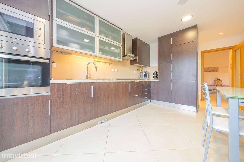 Apartamento T2 + 2 com vista para o Castelo de Palmela, Palmela