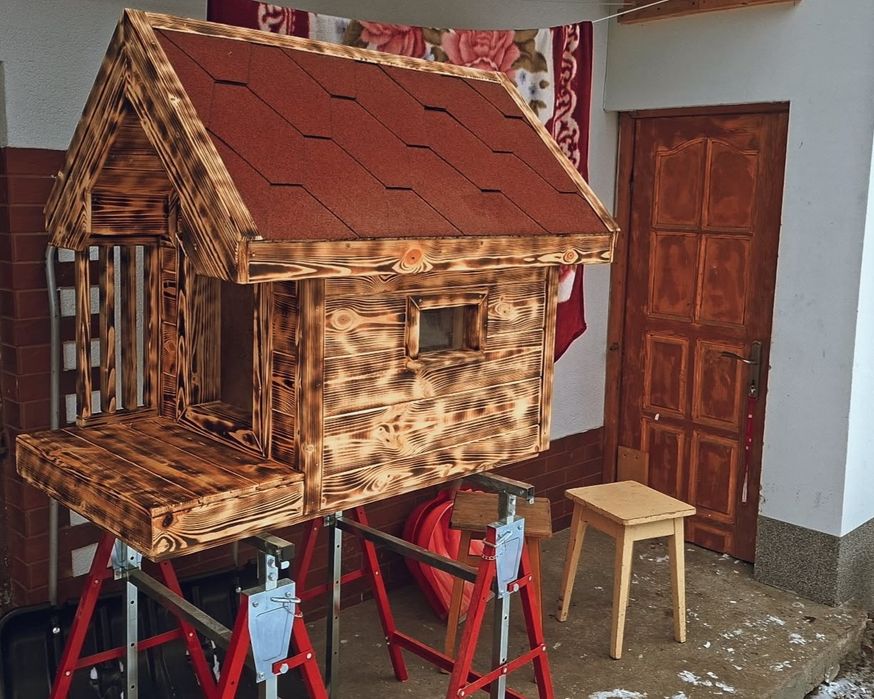 Buda dla psa ocieplana