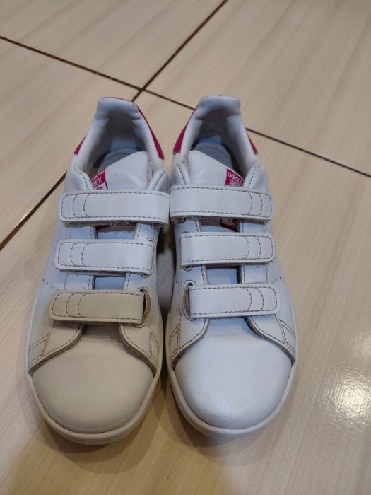 Кросівки Adidas для дівчинки