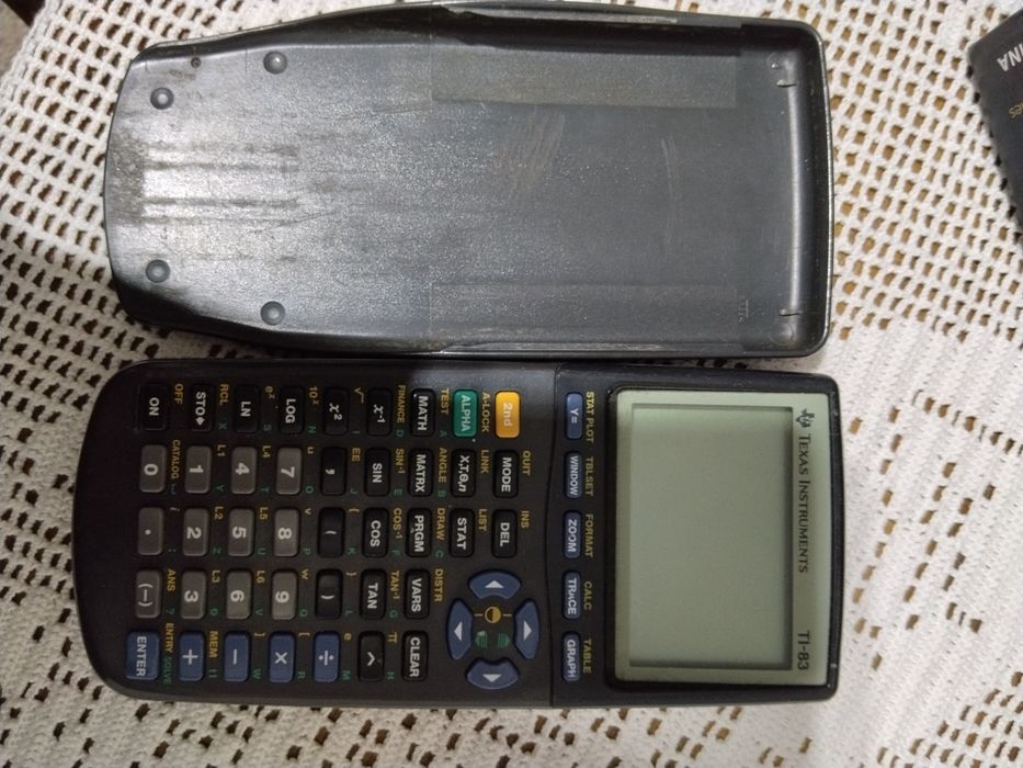 Calculadora Texas Instuments - TI-83
