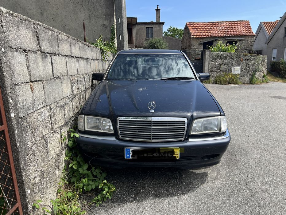 Mercedes C 180 gasolina.
