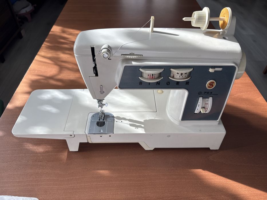 Maszyna do szycia Singer 764