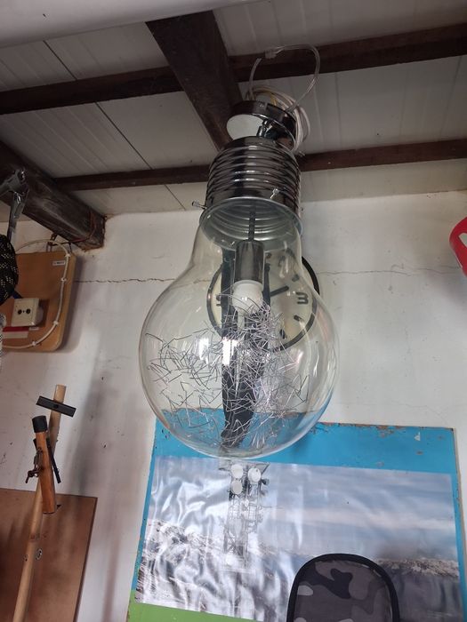 Candeeiro lâmpada gigante