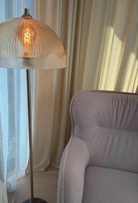 Unikatowy fotel obrotowy bujany szaro beżowy uszak