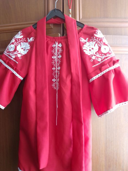 Сукня вишита для дівчинки