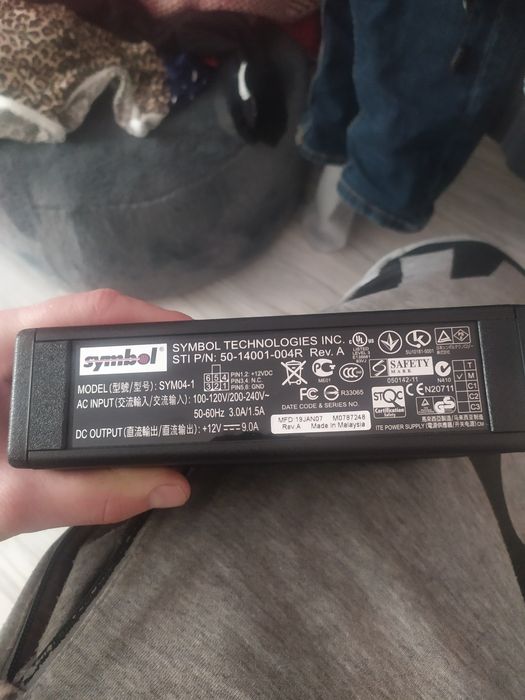 Adapter symbol sym04-1