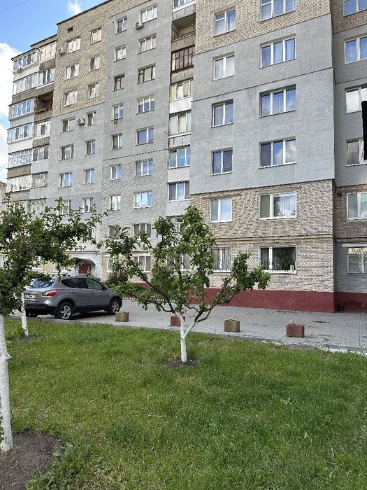 Продам 4кімнатну квартиру  у м.Шептицький
