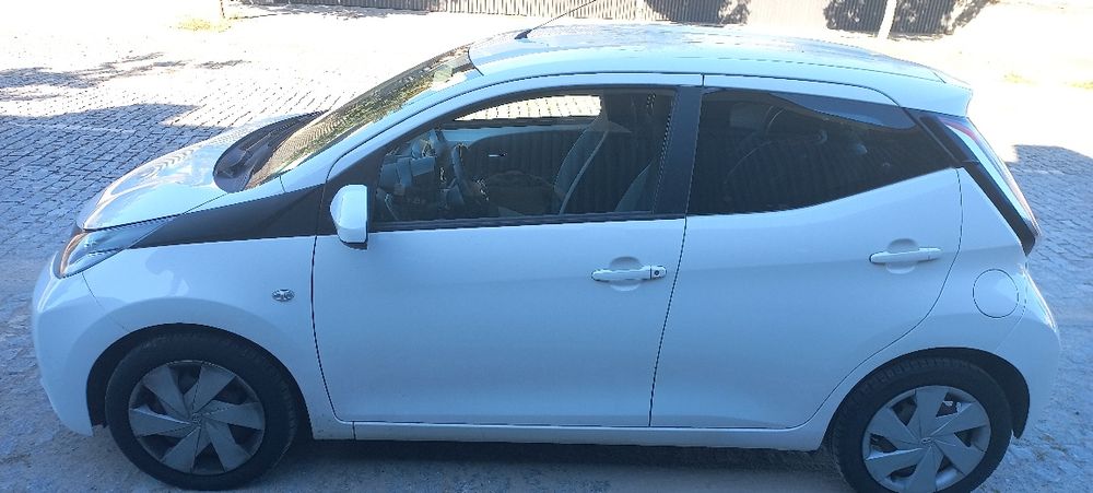 Toyota Aygo X touch 1.0 -2018 - 82000km  - 5 portas