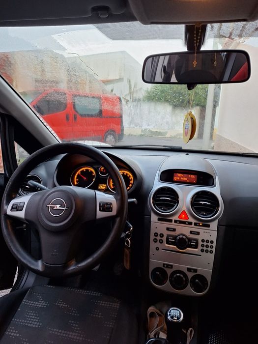 Opel corsa d 1.3cdti 2011
