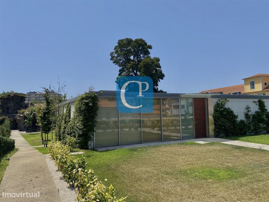 Moradia nova V5 à Avenida dos Combatentes no Bonfim, Porto