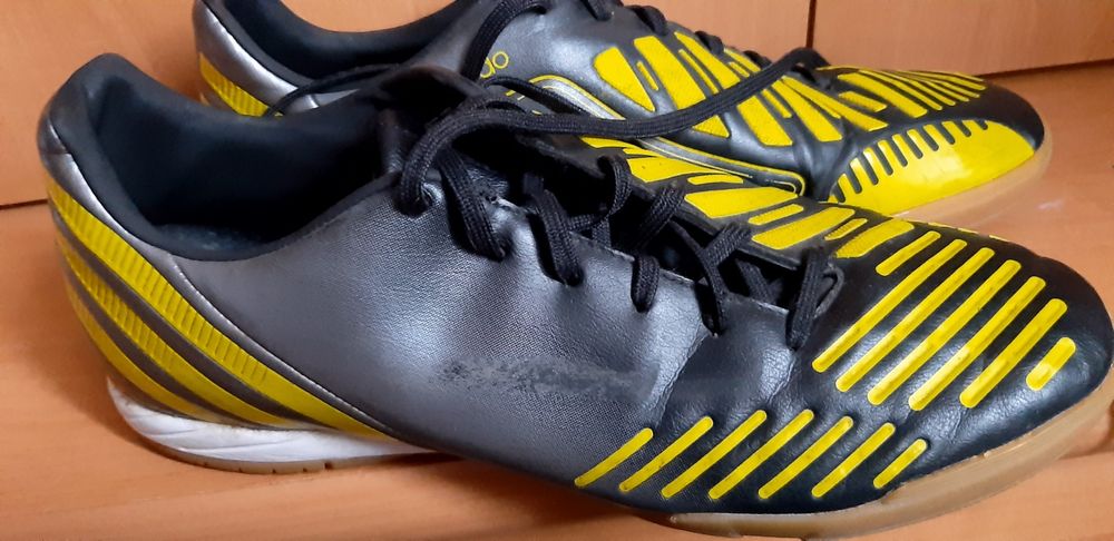 ADIDAS  Predator buty halowe