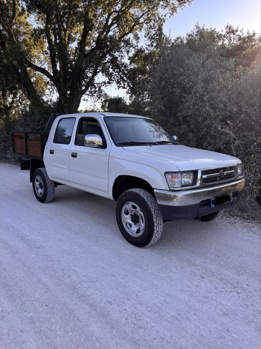 Toyota Hilux 4x4 2.4TD