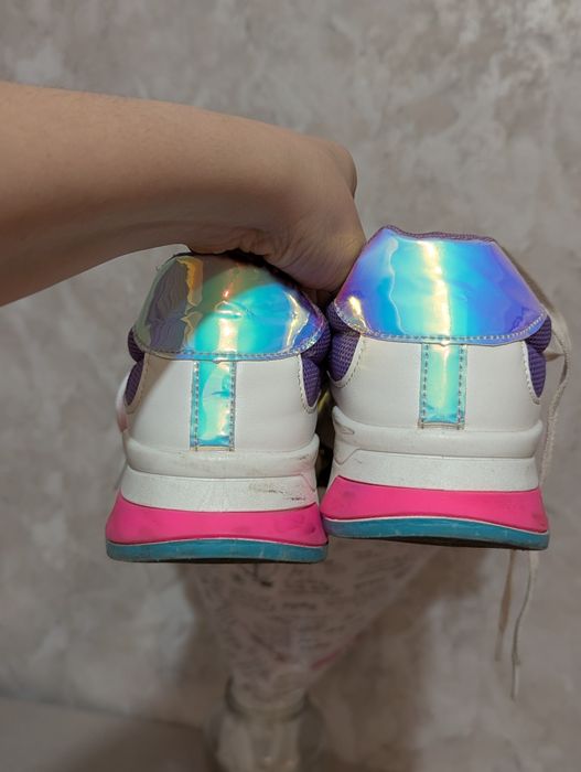 Кожаные кроссовки