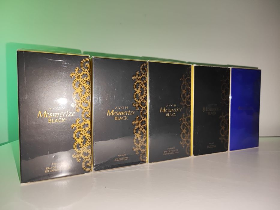 Woda toaletowa Mesmerize Black Avon