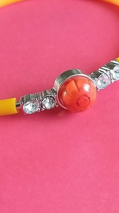 Bransoletka ze szklanym koralikiem z wyspy Murano.