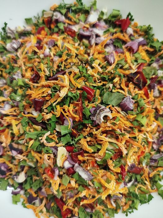 Приправа домашня з овочів та зелені