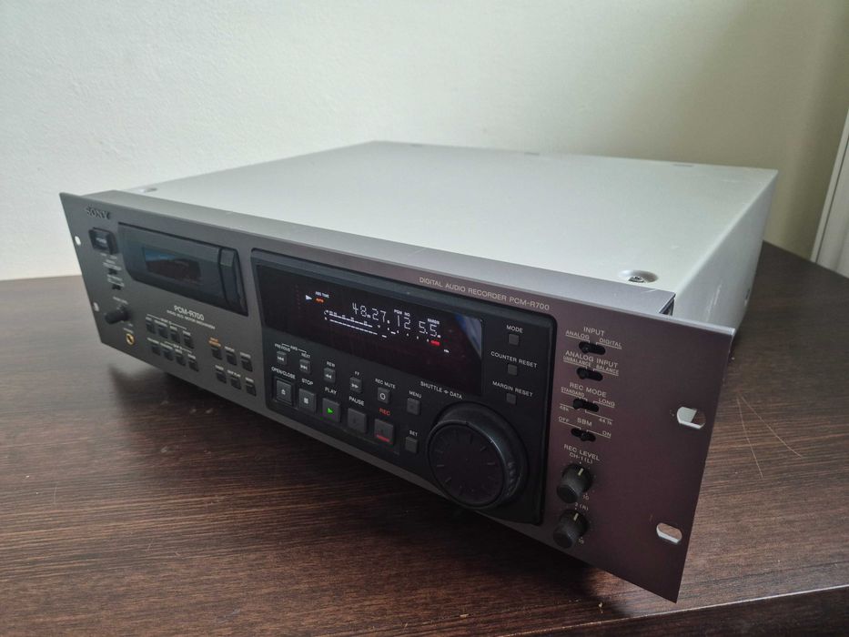 Sony PCM R700 magnetofon cyfrowy DAT - profesjonalny