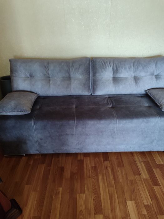 Продам диван в гостиную