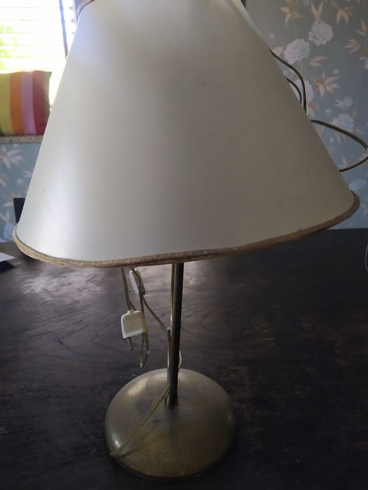 Candeeiro de mesa