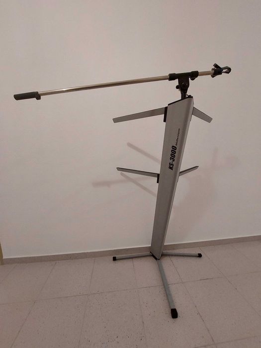 Suporte para 2 teclados e microfone