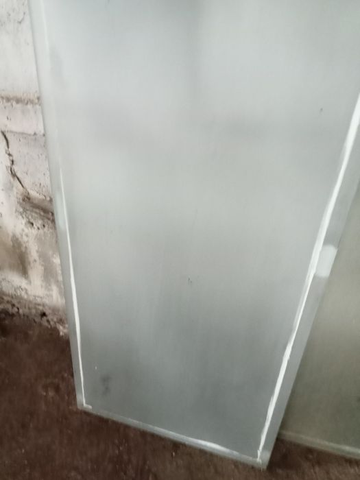 3 tampos vidro temperado.