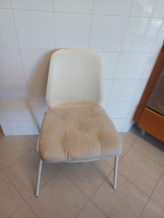 4 Cadeiras brancas IKEA