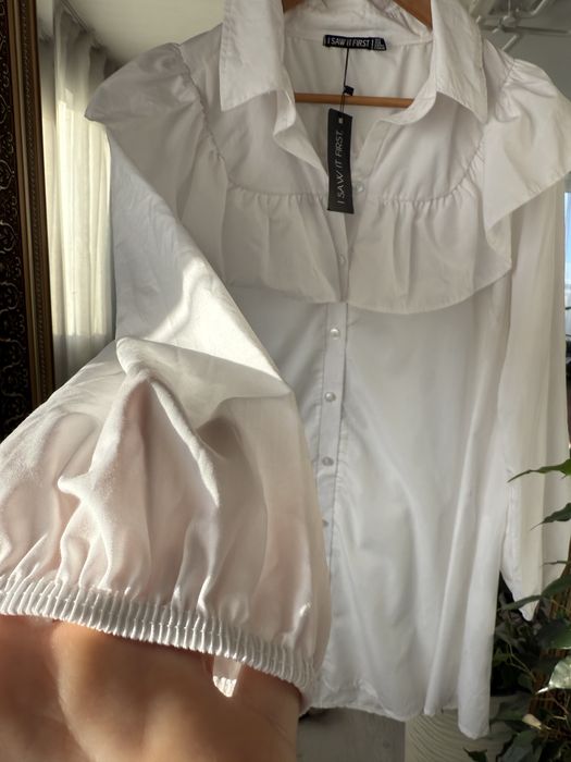 Нова біла довга сорочка/блуза/рубашка воланами ( 55%котон)