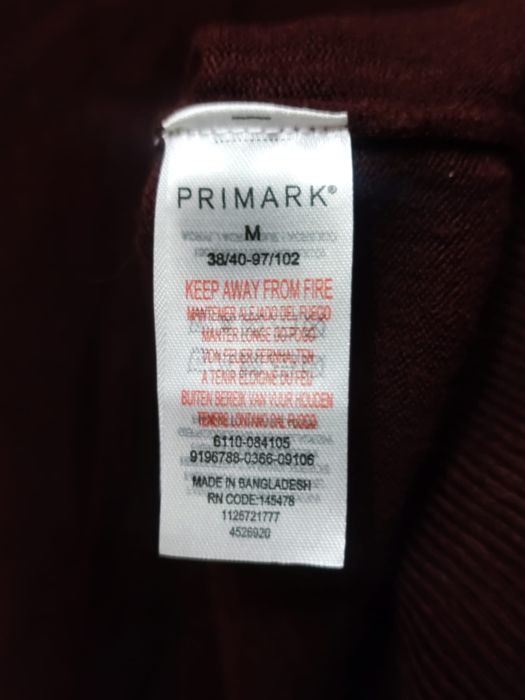 Męski cienki M sweter marki Primark w głębokim kolorze bordowym charak