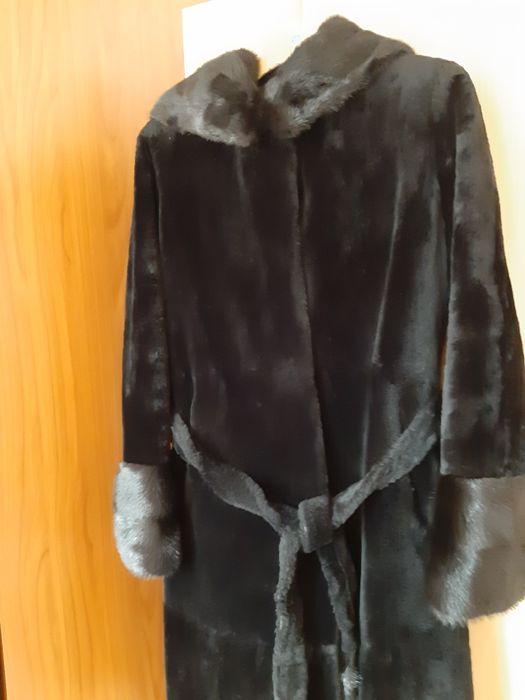 Шуба натуральная мутон с норкой