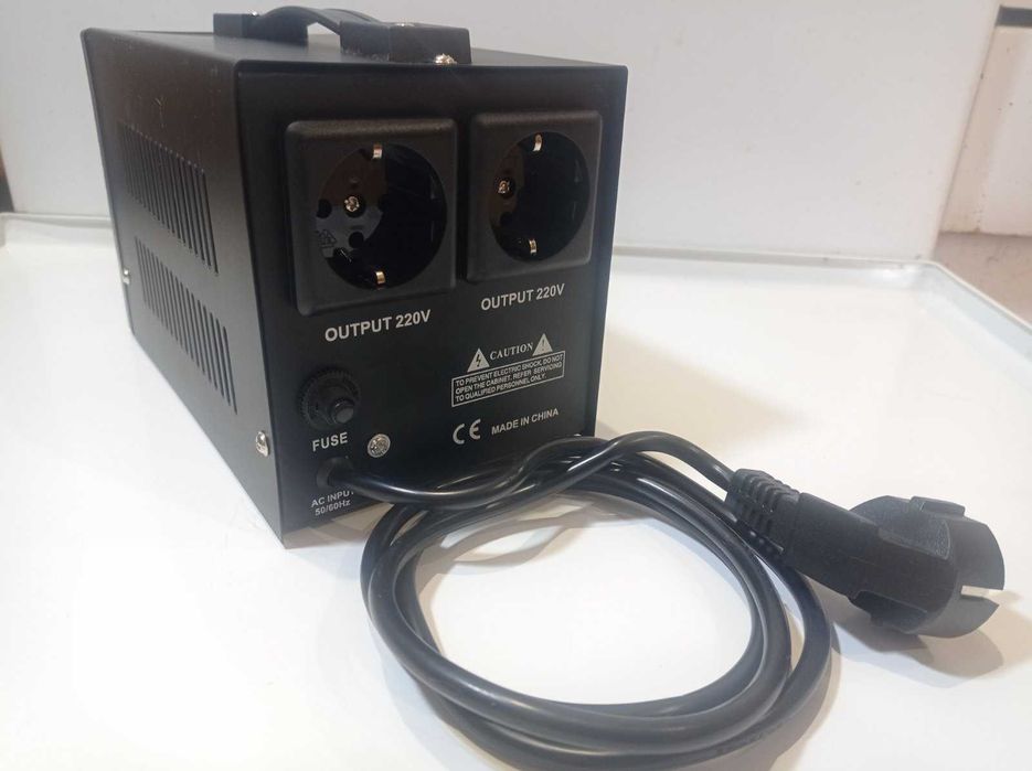 Стабілізатор напруги 1200 Вт