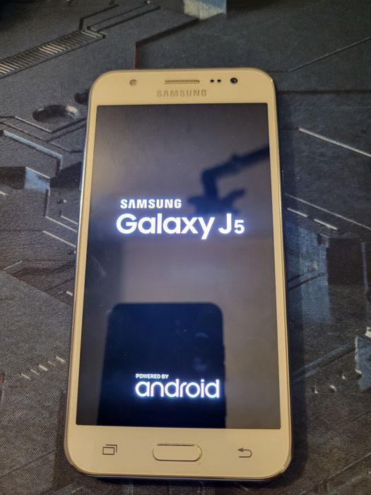 Telemovel Samsung J5