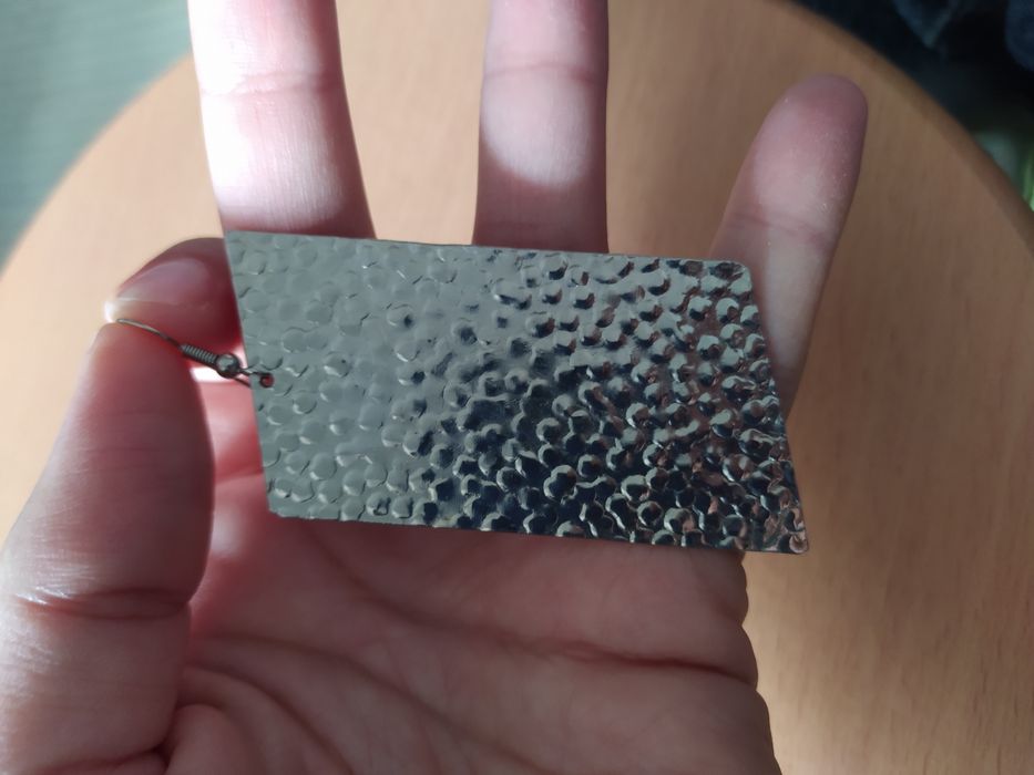 Brinco solitário rectangular prateado