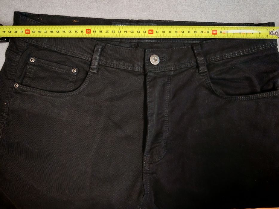 Calças Zara novas sem uso Eur42 pretas