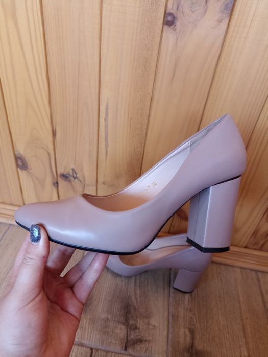 Продам туфлі жіночі