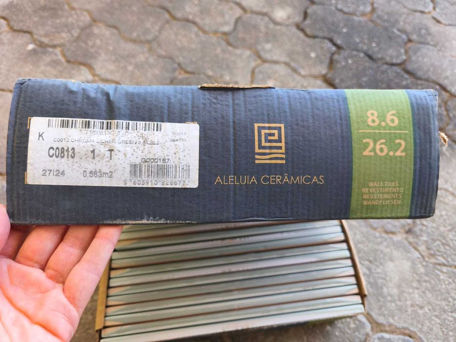 Revestimento "Aleluia" Chroma Lichen Green 8,6x26,2 – Novo - 4m² Disponíveis