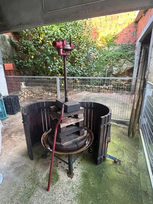 Prensa manual para produção de vinho