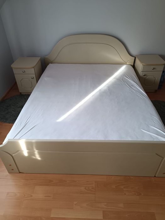 Sprzedam łóżko małżeńskie