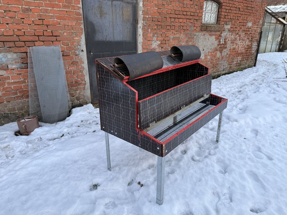 Gniazdo grupowe dla kur nioska