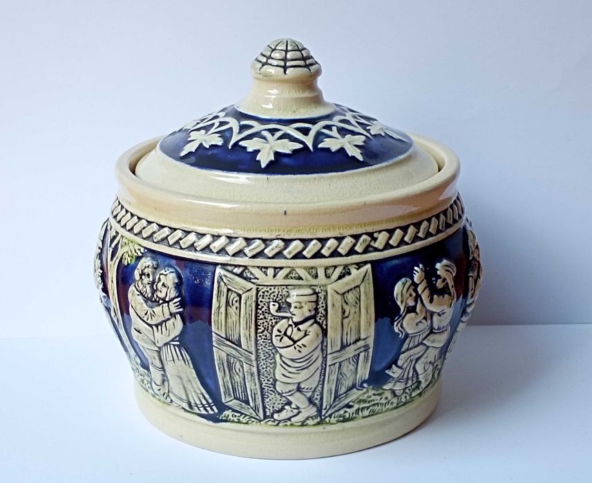 sygnowany pojemnik ceramiczny