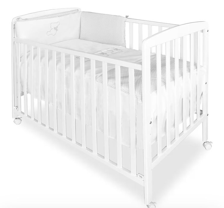 Cama de bebe de em tubo de ferro pintado com bom aspecto