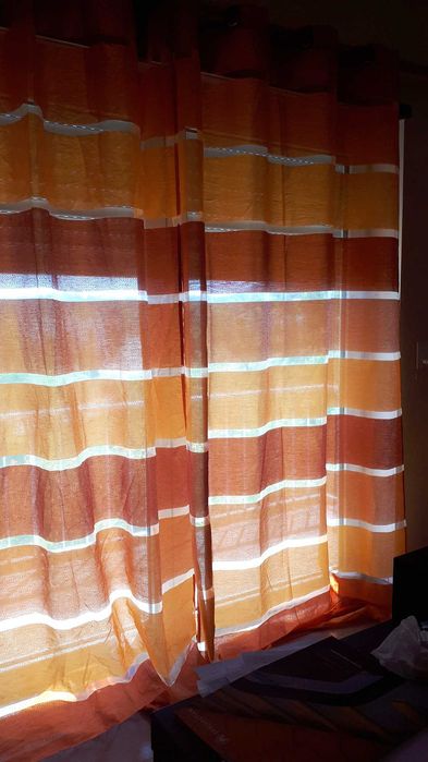 2 Cortinas de argolas - laranjas - AKI