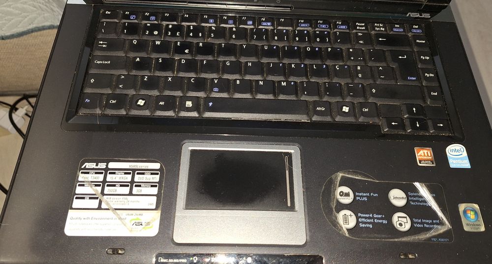 PC portátil Asus X59SL com oferta