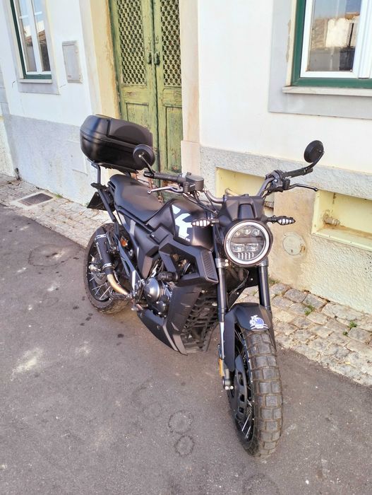 Zontes GK 125cc com extras.