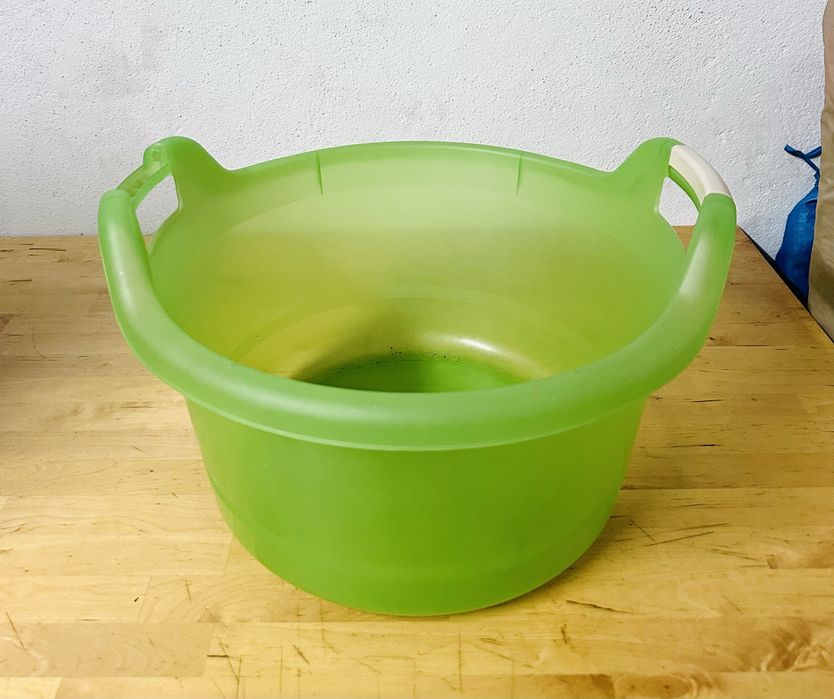 2 alguidares verdes grande e medio