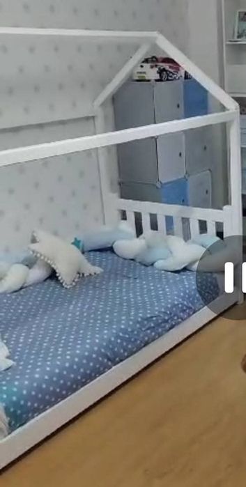 Cama casinha e colchão