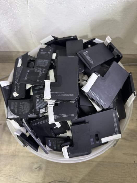 Вживані Акамулятори до iPhone велика кількість БЕЗКОШТОВНО